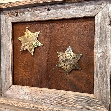 Acorn Hideaways Canton Rustic Old West Frontier Suite エクステリア 写真